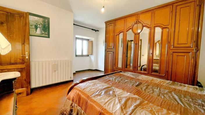 Image No.41-2 Bed Townhouse for sale