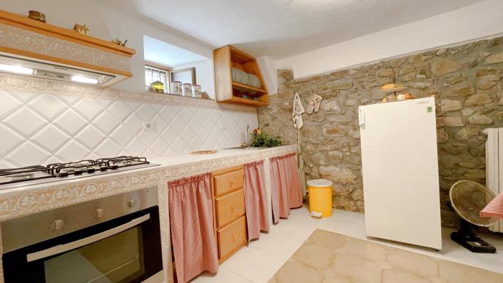 Image No.51-2 Bed Townhouse for sale