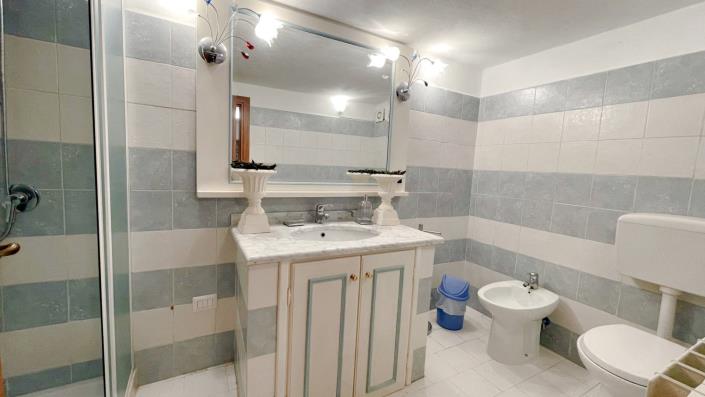 Image No.53-2 Bed Townhouse for sale