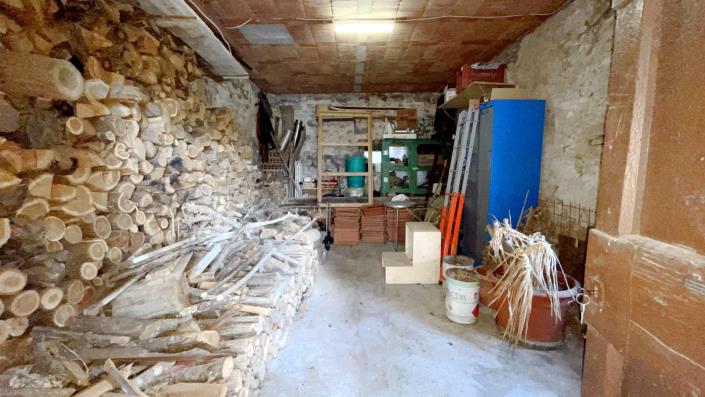 Image No.55-2 Bed Townhouse for sale