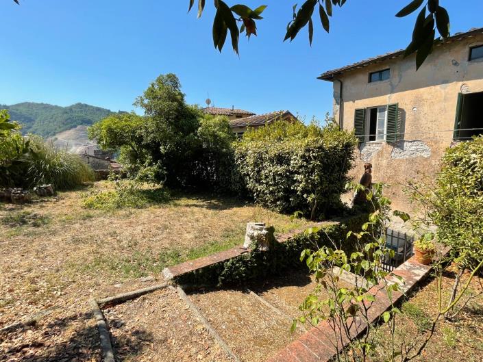 Image No.2-Maison de village de 3 chambres à vendre à Lucca