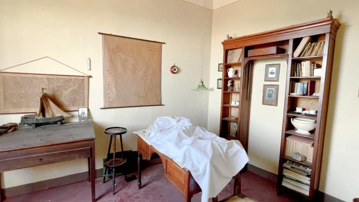 Image No.12-12 Bed Villa for sale