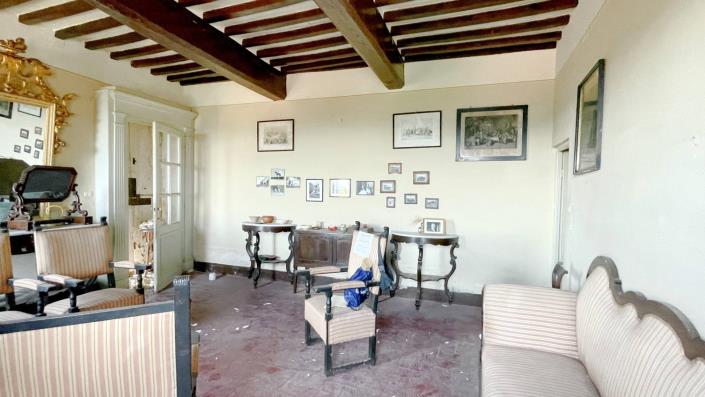 Image No.16-12 Bed Villa for sale