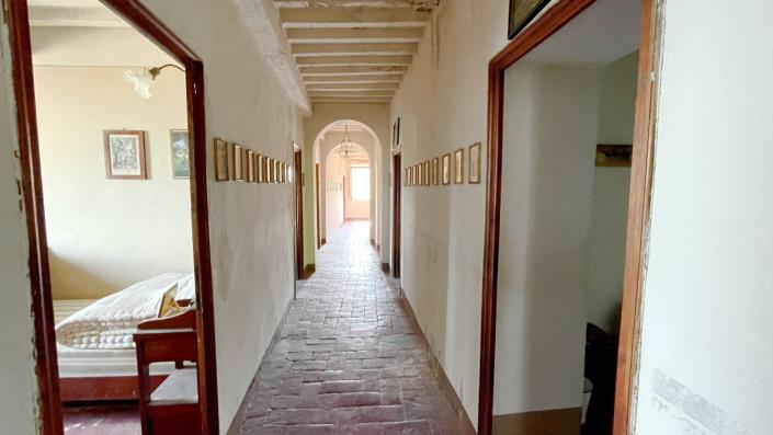 Image No.5-12 Bed Villa for sale