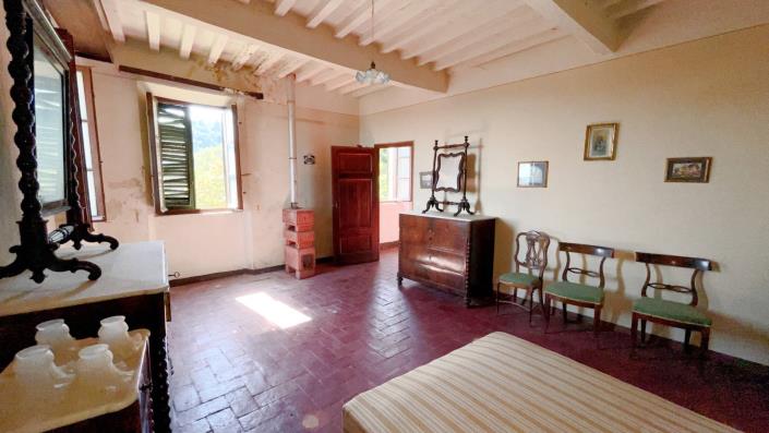 Image No.6-12 Bed Villa for sale