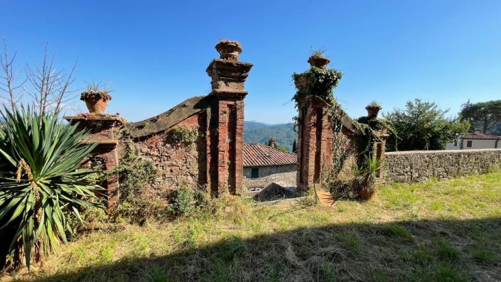 Image No.52-12 Bed Villa for sale