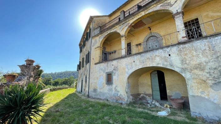 Image No.1-12 Bed Villa for sale