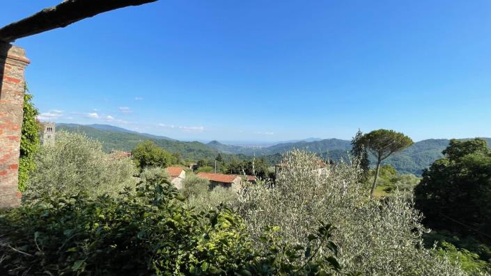 Image No.60-12 Bed Villa for sale