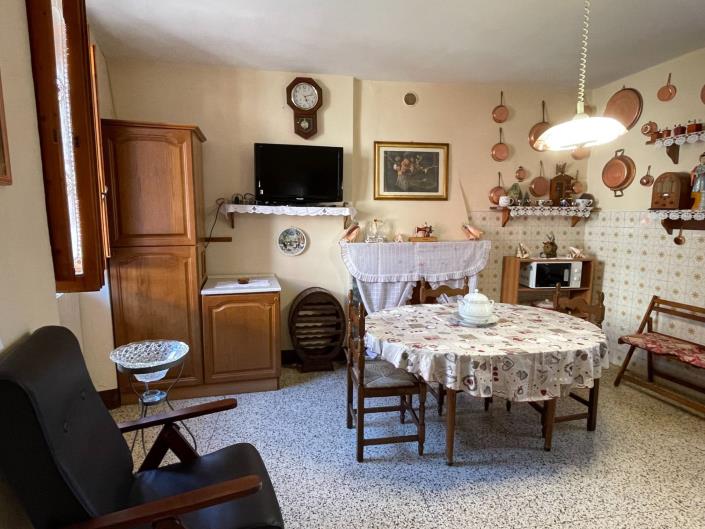 Image No.10-2 Bed Townhouse for sale