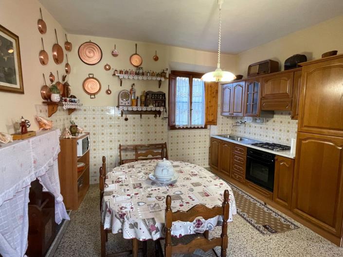 Image No.18-2 Bed Townhouse for sale