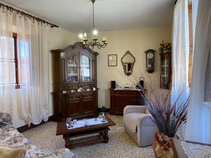 Image No.21-2 Bed Townhouse for sale