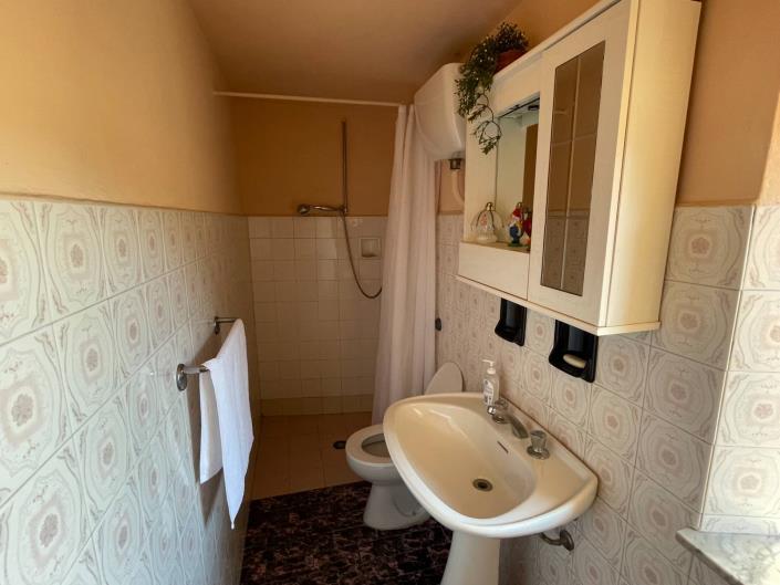 Image No.35-2 Bed Townhouse for sale