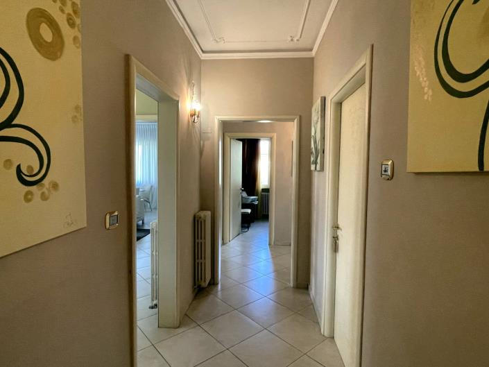 Image No.3-4 Bed Villa for sale