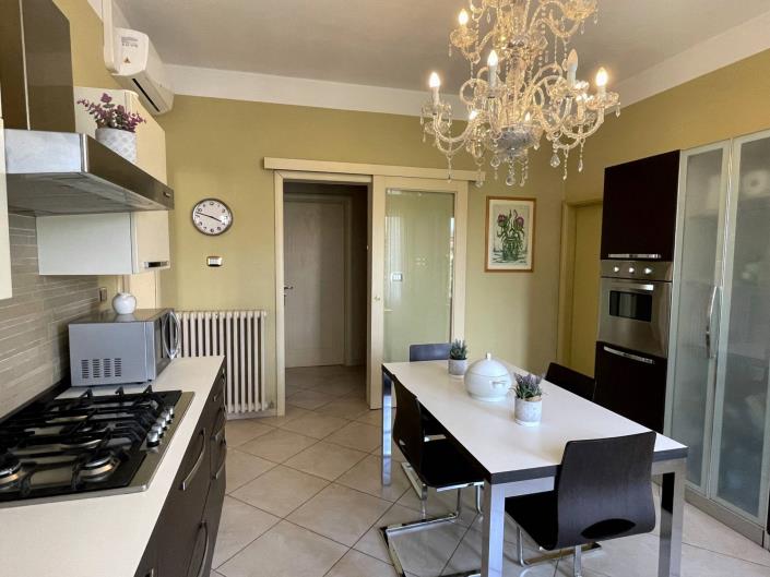 Image No.9-4 Bed Villa for sale