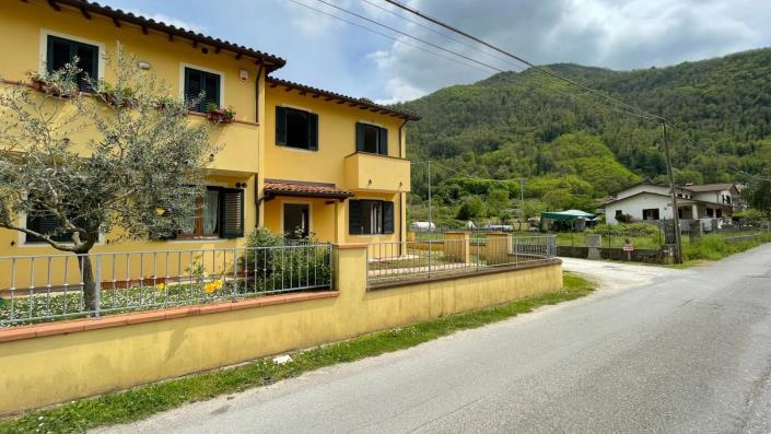 Image No.24-3 Bed Semi-Detached for sale