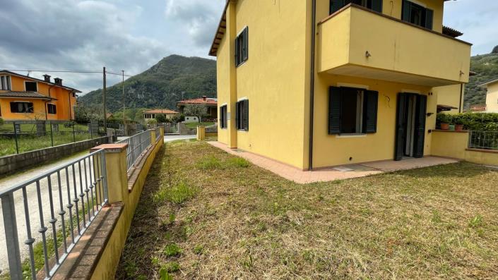 Image No.31-3 Bed Semi-Detached for sale