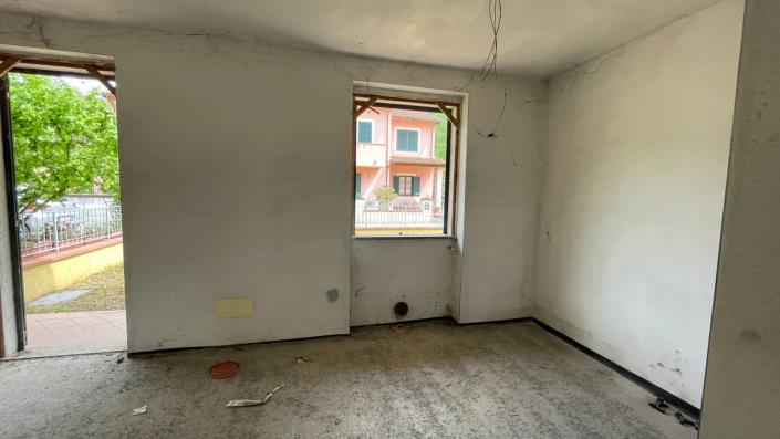 Image No.35-3 Bed Semi-Detached for sale