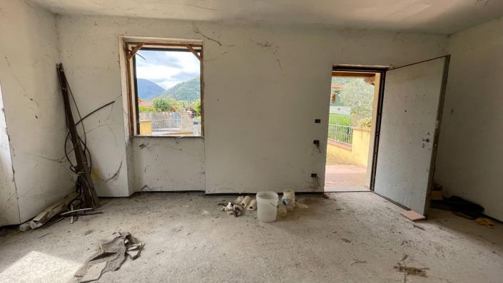 Image No.41-3 Bed Semi-Detached for sale