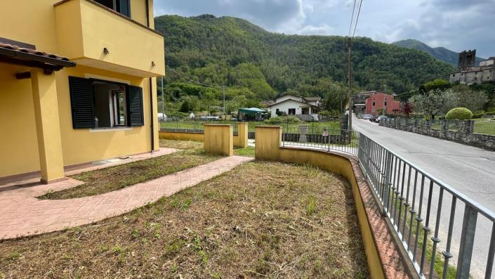 Image No.46-3 Bed Semi-Detached for sale