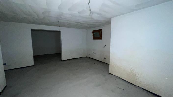 Image No.56-3 Bed Semi-Detached for sale