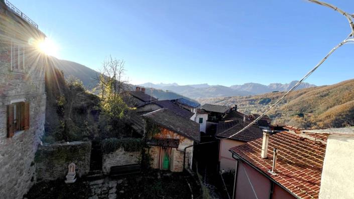 Image No.12-3 Bed Village House for sale