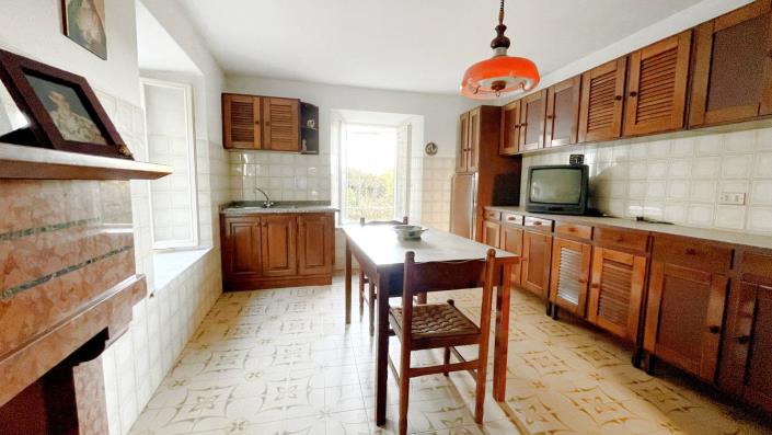 Image No.32-3 Bed Village House for sale