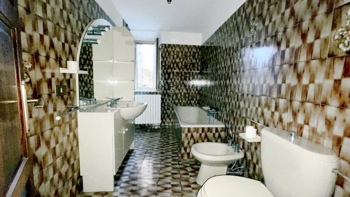 Image No.7-3 Bed Village House for sale