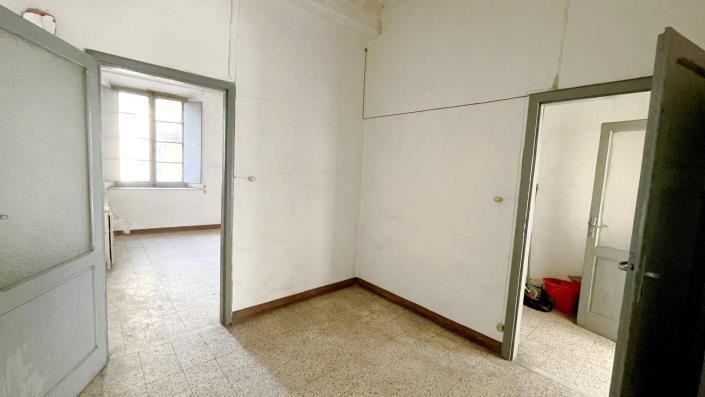 Image No.10-3 Bed Apartment for sale