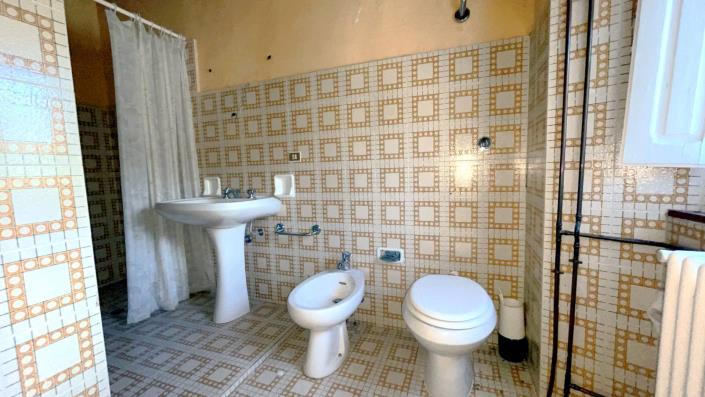 Image No.26-3 Bed Townhouse for sale