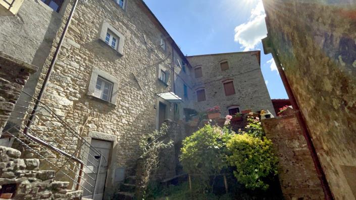 Image No.44-3 Bed Townhouse for sale