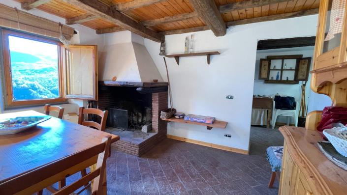 Image No.8-3 Bed Townhouse for sale