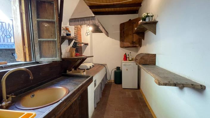 Image No.11-3 Bed Townhouse for sale