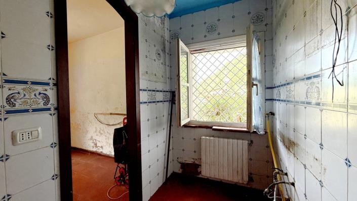 Image No.12-2 Bed Country House for sale