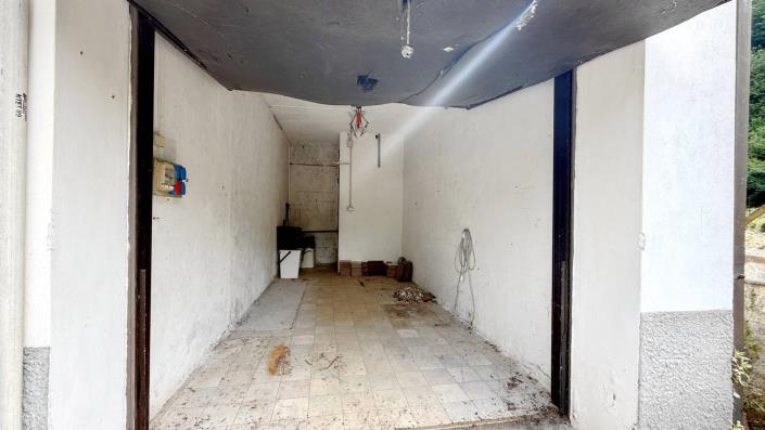 Image No.30-2 Bed Country House for sale