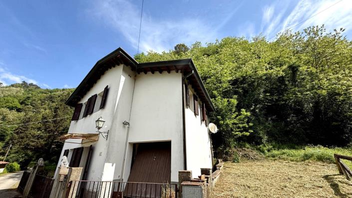 Image No.39-2 Bed Country House for sale