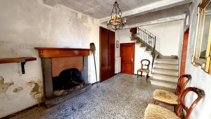 Image No.17-2 Bed Semi-Detached for sale