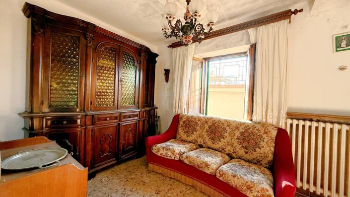 Image No.20-2 Bed Semi-Detached for sale