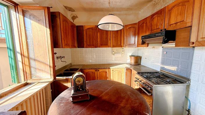 Image No.22-2 Bed Semi-Detached for sale