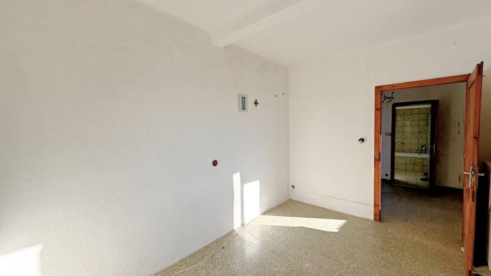 Image No.26-2 Bed Semi-Detached for sale