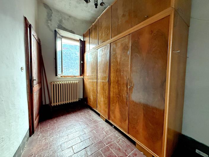 Image No.42-2 Bed Semi-Detached for sale