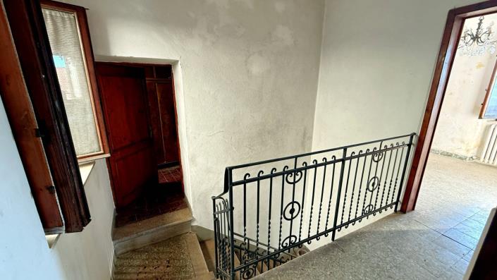 Image No.52-2 Bed Semi-Detached for sale