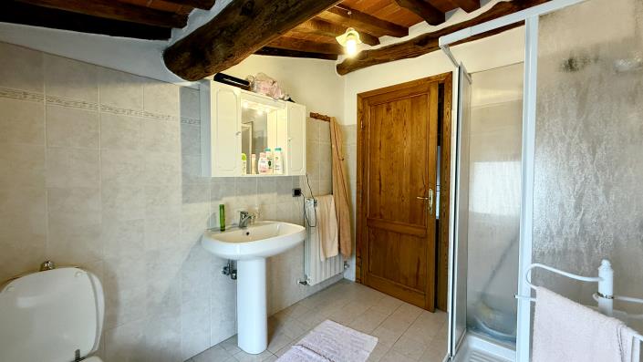 Image No.18-2 Bed Townhouse for sale