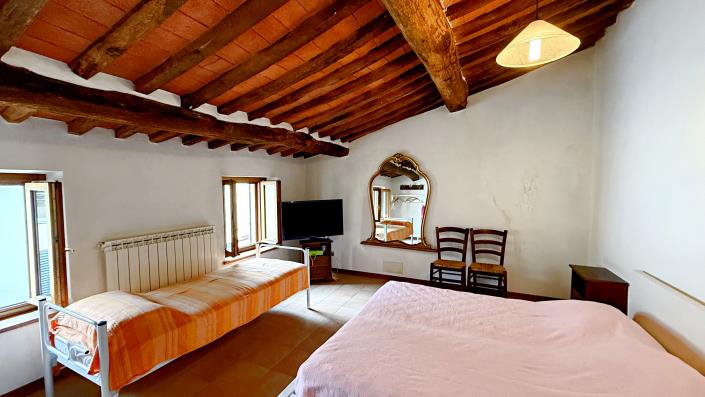 Image No.26-2 Bed Townhouse for sale