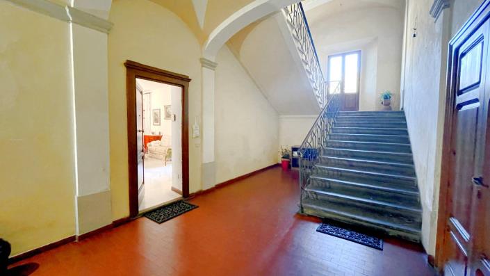 Image No.39-2 Bed Apartment for sale