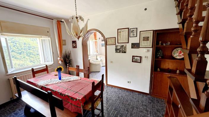 Image No.21-2 Bed Semi-Detached for sale