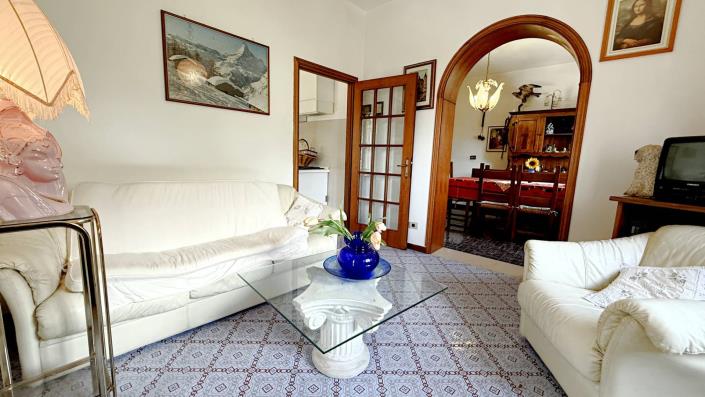 Image No.4-2 Bed Semi-Detached for sale