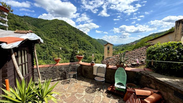 Image No.56-2 Bed Semi-Detached for sale