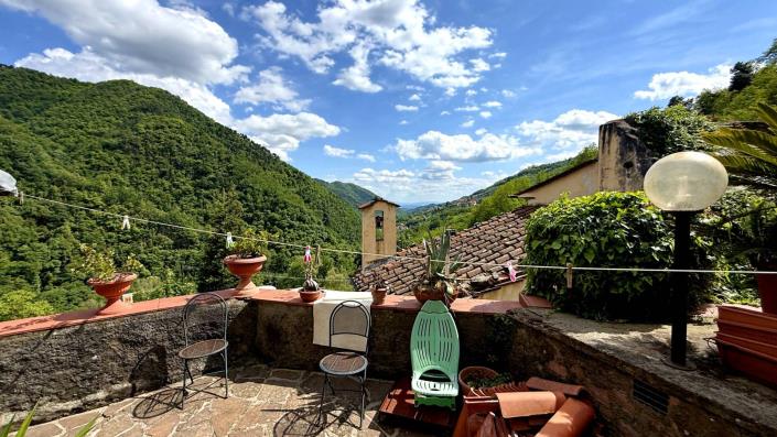 Image No.57-2 Bed Semi-Detached for sale