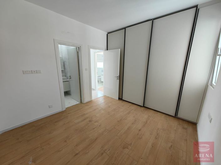 Image No.10-3 Bed Apartment for sale