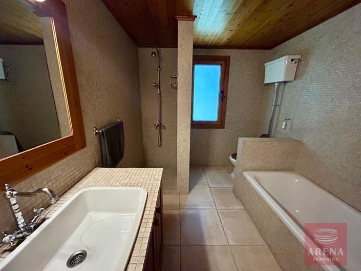 Image No.23-4 Bed Bungalow for sale